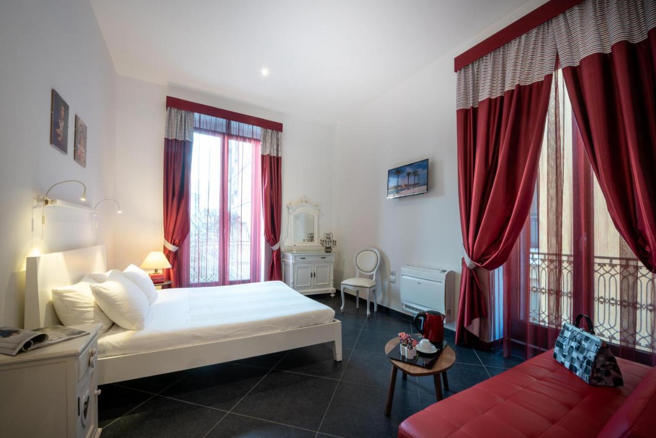 Maria Vittoria Charming Rooms And Apartments Brindisi Exterior photo