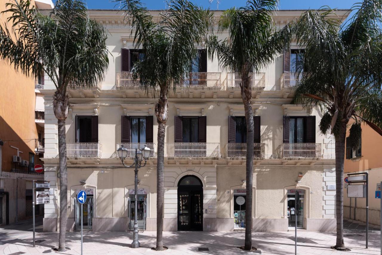 Maria Vittoria Charming Rooms And Apartments Brindisi Exterior photo