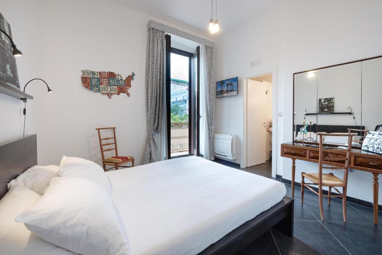 Maria Vittoria Charming Rooms And Apartments Brindisi Exterior photo