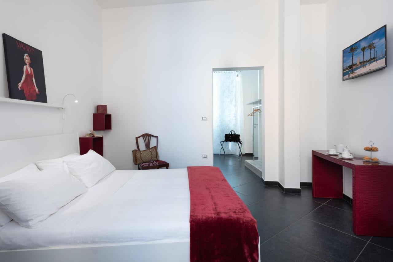 Maria Vittoria Charming Rooms And Apartments Brindisi Exterior photo