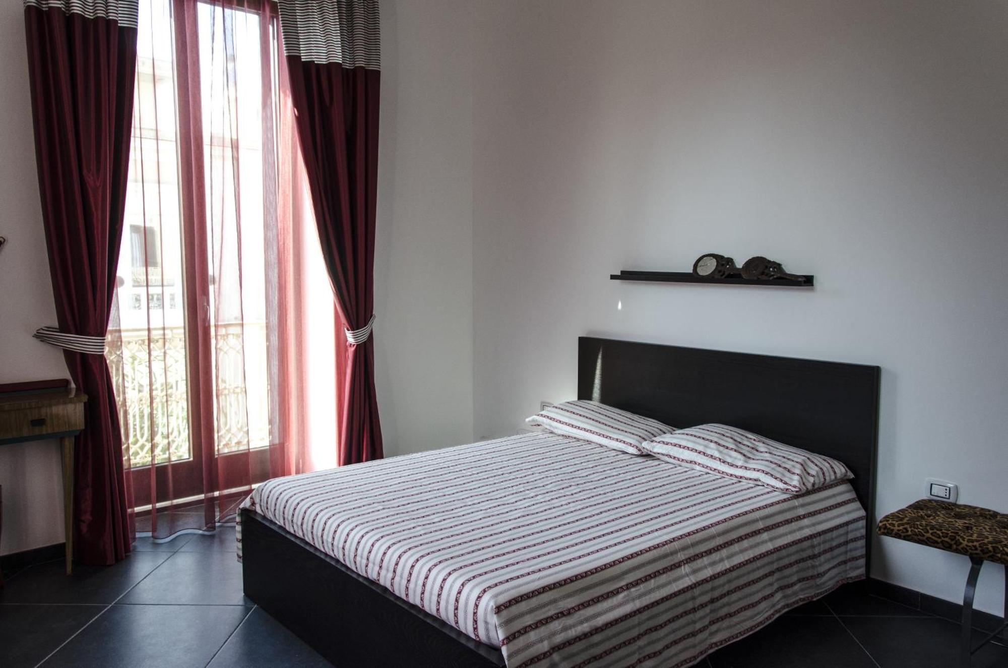 Maria Vittoria Charming Rooms And Apartments Brindisi Room photo
