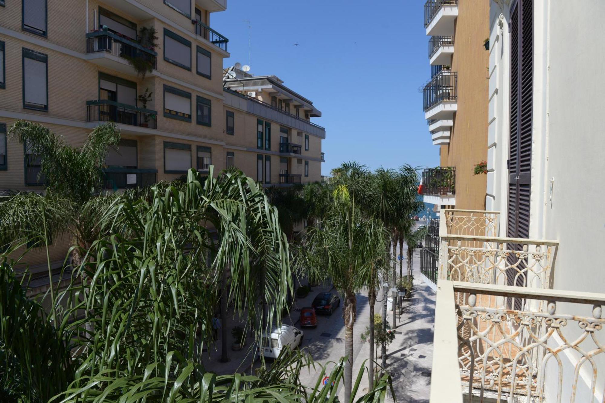 Maria Vittoria Charming Rooms And Apartments Brindisi Exterior photo