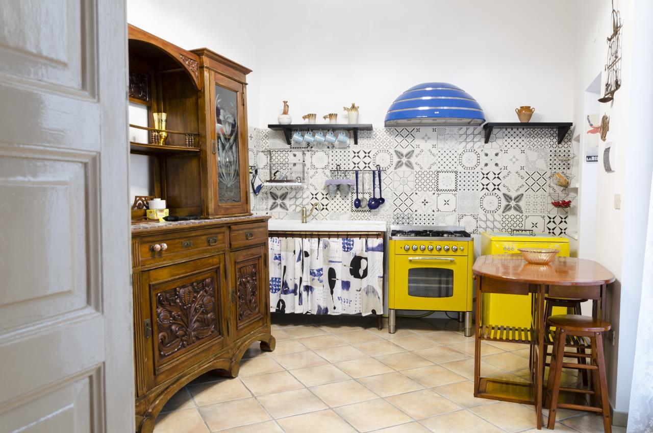 Maria Vittoria Charming Rooms And Apartments Brindisi Exterior photo