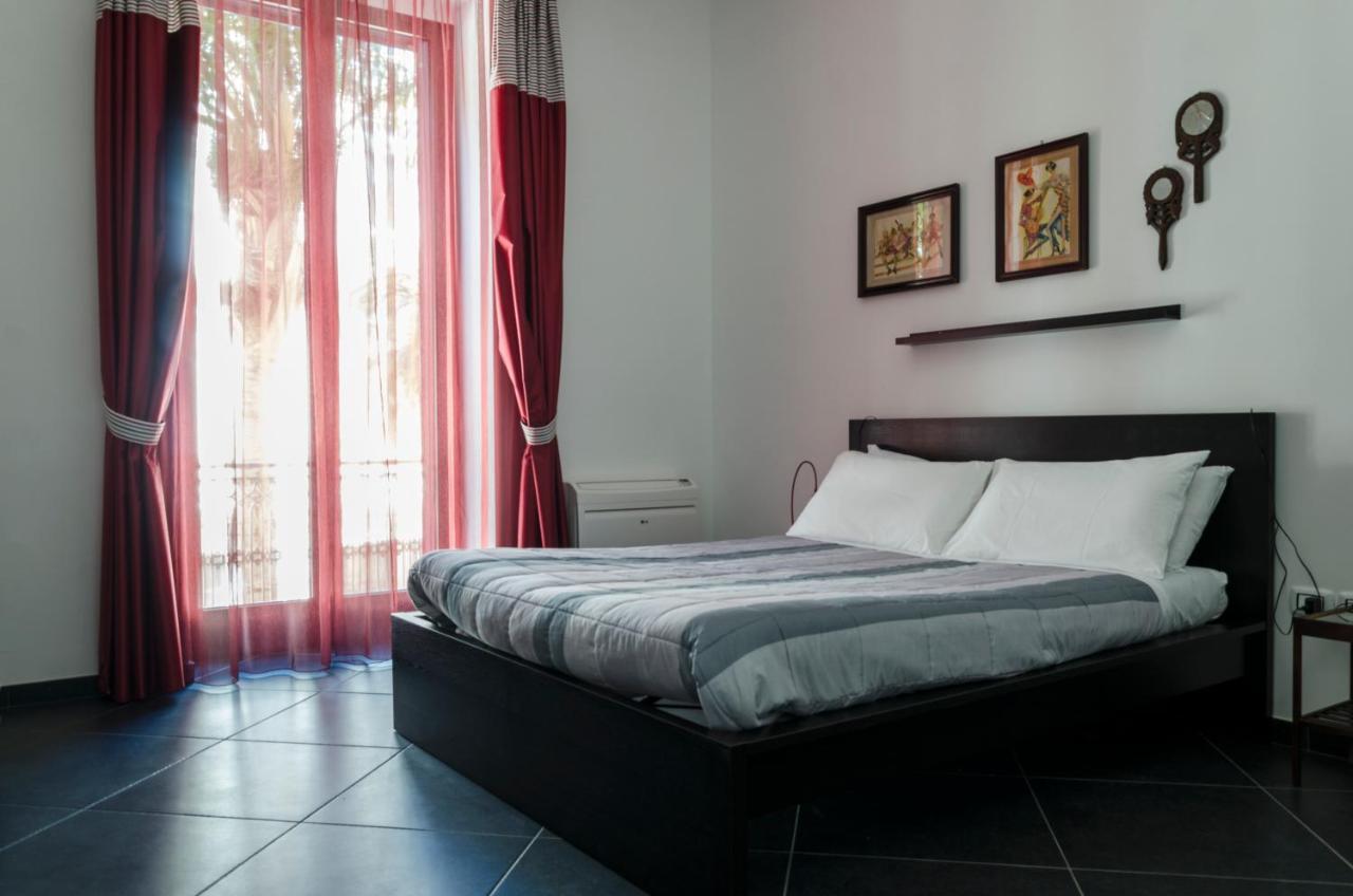 Maria Vittoria Charming Rooms And Apartments Brindisi Exterior photo