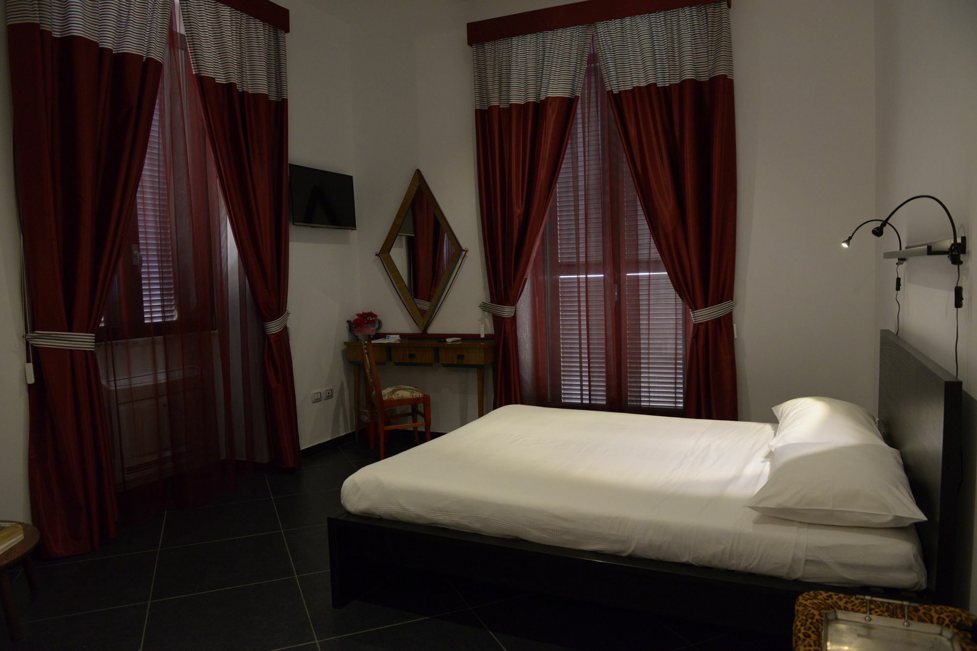 Maria Vittoria Charming Rooms And Apartments Brindisi Exterior photo